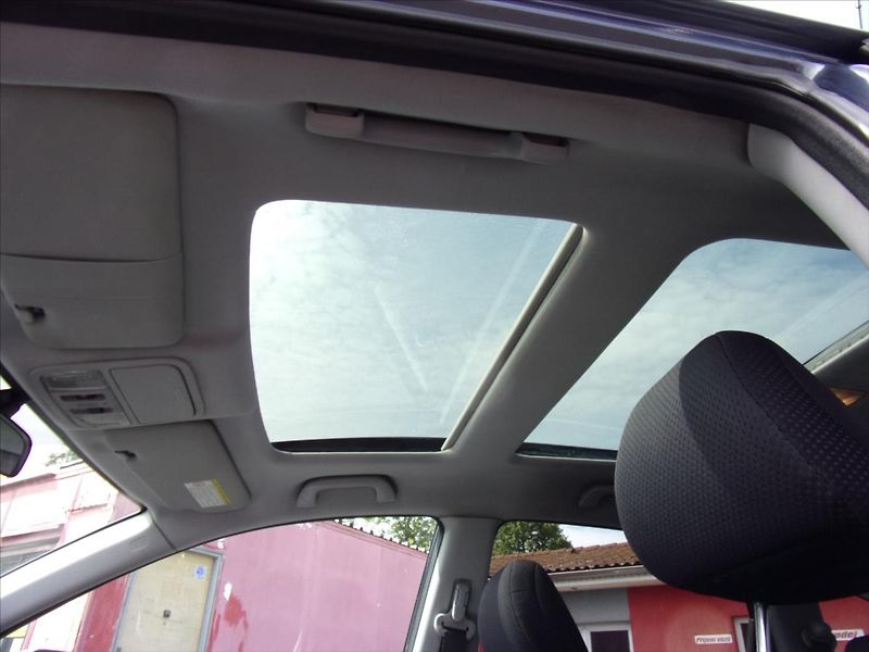 Honda CR-V 2,2 i-CTDi  Elegance - fotka 23 z 24