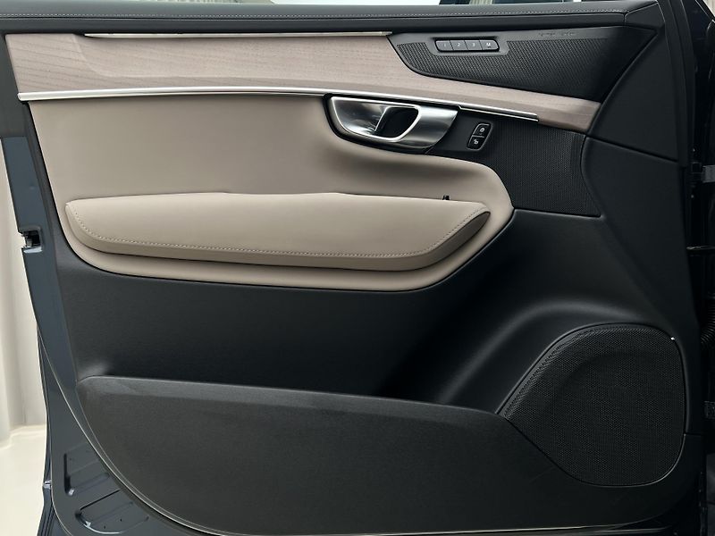 Volvo XC90 T8 AWD BRIGHT PLUS 7 MÍST - fotka 7 z 53