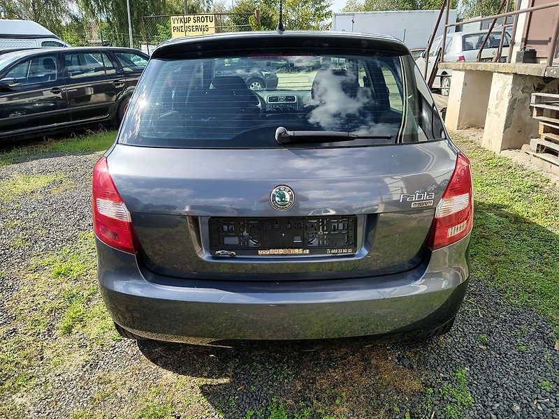 Škoda Fabia 1.4 16V Ambiente REZERVOVÁNO - fotka 4 z 25