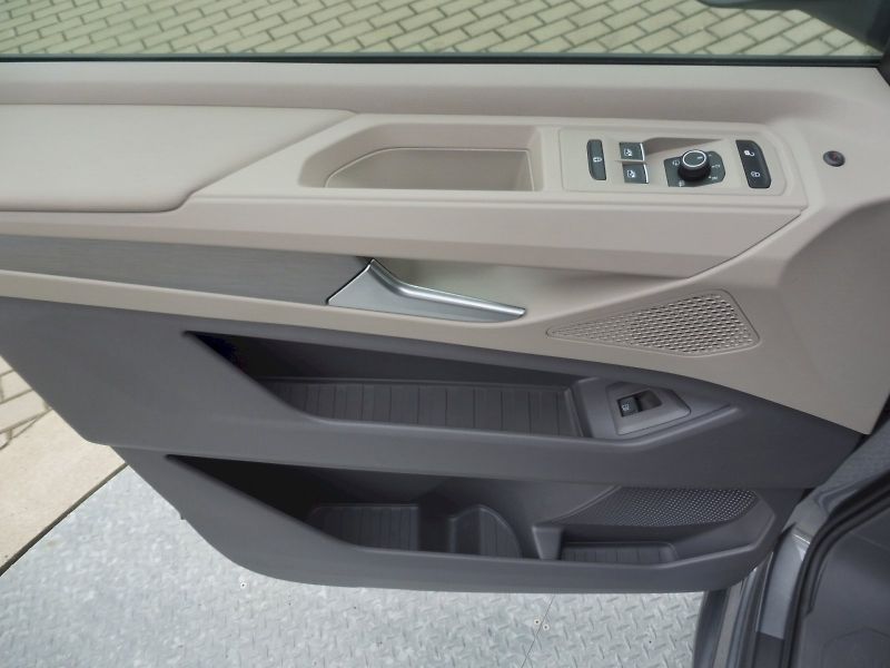 Volkswagen Multivan (2025) Long Life 1,5 TSI PHEV 180kW D - fotka 19 z 30