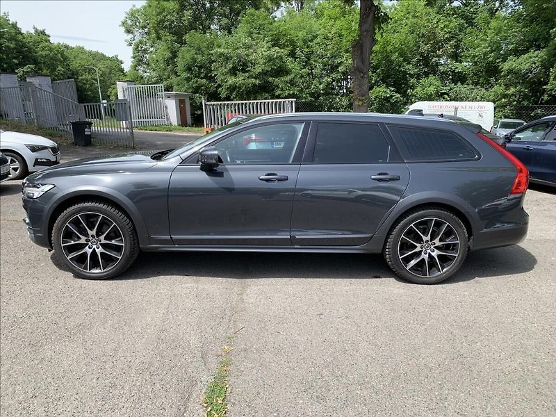 Volvo V90 2,0 D5 CROSS COUNTRY AUTOMAT - fotka 8 z 21
