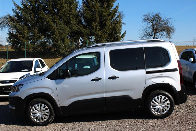 Peugeot Rifter 1,5 BHDi 96kW Active, odp. DPH - fotka 9 z 27