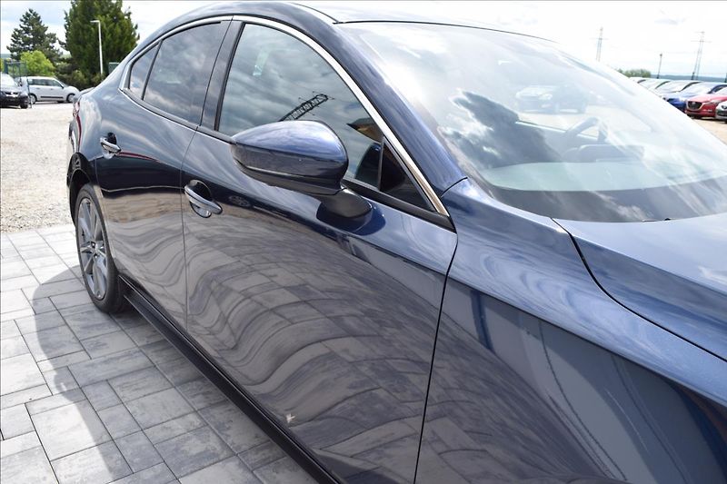 Mazda 3 2,0 i 90KW NÍZKÉ KM KUŽE ALU - fotka 9 z 55