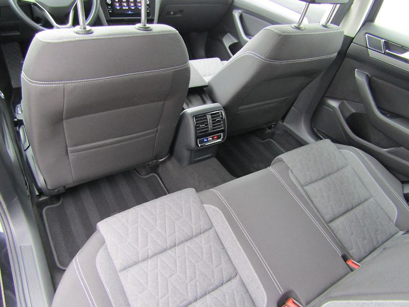 Volkswagen Passat Business 2.0 TDI 110KW DSG Var - fotka 24 z 30