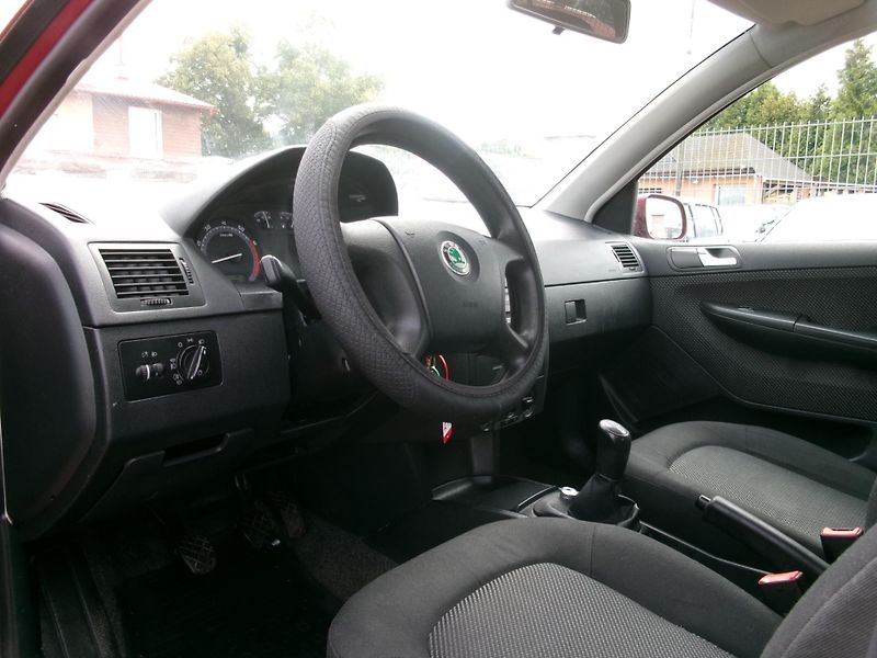 Škoda Fabia (2007) 1,2HTP KLIMA TAŽNÉ ČR - fotka 21 z 24