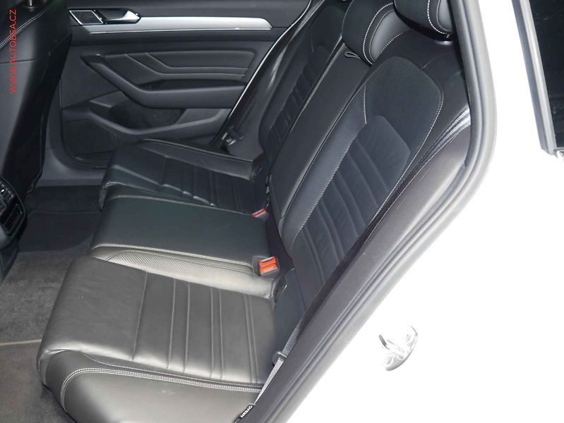 Volkswagen Passat (2023) 2.0TDi, 2.maj,ČR, R-Line - fotka 10 z 25