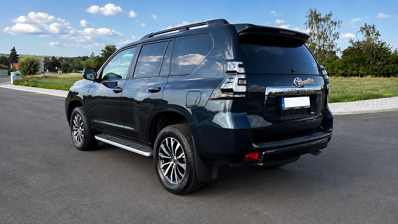 Toyota Land Cruiser (2022) Toyota Land Cruiser Executive  - fotka 2 z 12