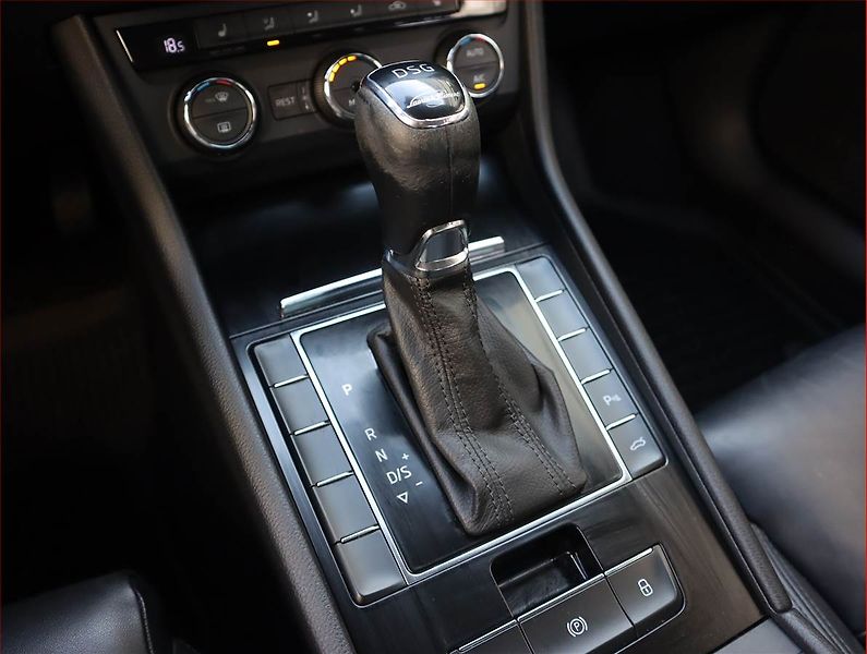 Škoda Superb (2016) Laurin&Klement 1.8 TSI - fotka 13 z 21