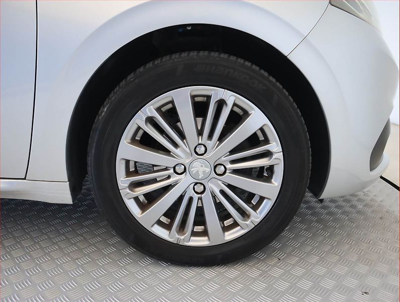 Peugeot 208 (2017) 1.2 PureTech, Serv.kniha - fotka 15 z 16