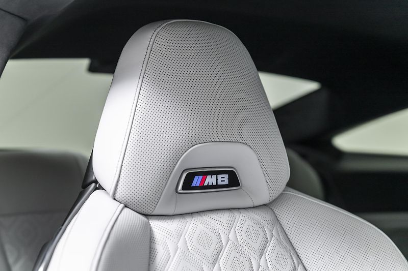 BMW M8 Competition*Carbon*B&W - fotka 39 z 44