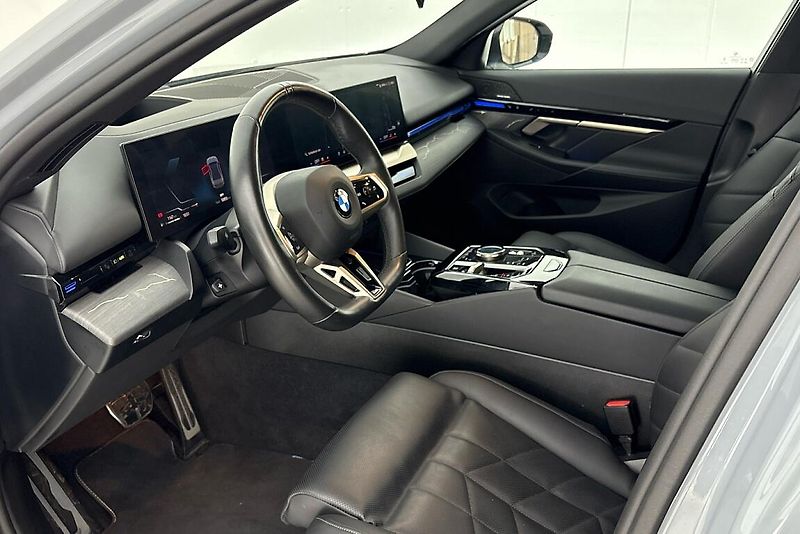 BMW Řada 5 řady 5 | 520d xDrive - fotka 6 z 24