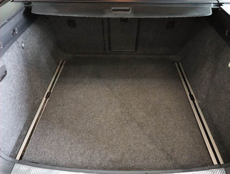 Škoda Superb (2010) 2.0 TDI, Xenony, Tempomat - fotka 14 z 23