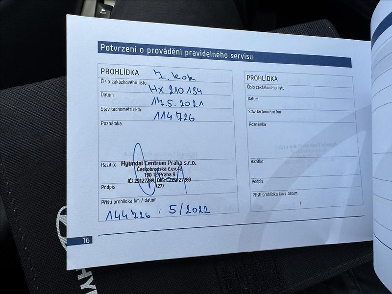 Hyundai i30 1,6 CRDI Premium AT ČR - fotka 26 z 28
