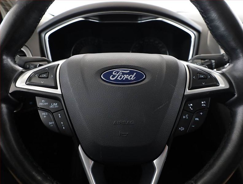 Ford Mondeo (2015) 2.0 TDCI, Automat, Kůže, Navi - fotka 8 z 18