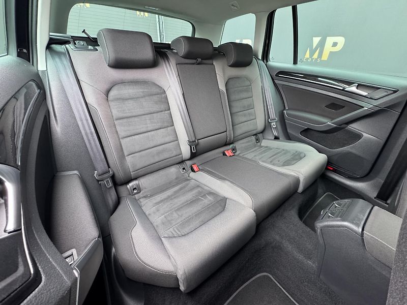 Volkswagen Golf (2017) 2.0TDi MAN Highline+, DPH, RZV - fotka 19 z 49