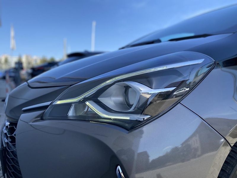 Toyota Yaris SELECTION 1.5 HYBRID 74kW CVT - fotka 15 z 16