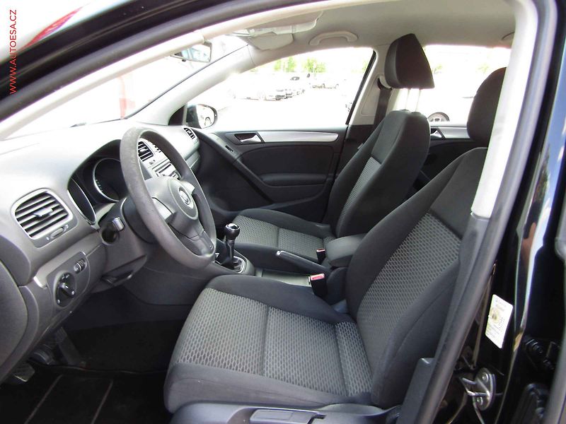 Volkswagen Golf (2009) 1.4 MPI, AC, výhřev sed - fotka 10 z 15