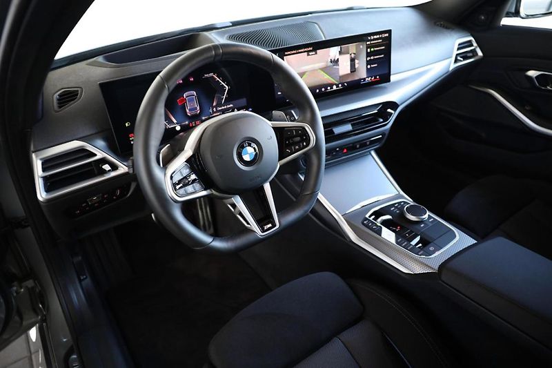 BMW Řada 3 330d xDrive Touring - fotka 2 z 28