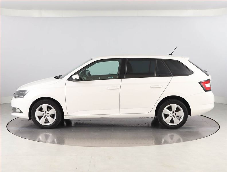 Peugeot 5008 (2018) PureTech 130, 7 míst, Tempomat - fotka 3 z 18
