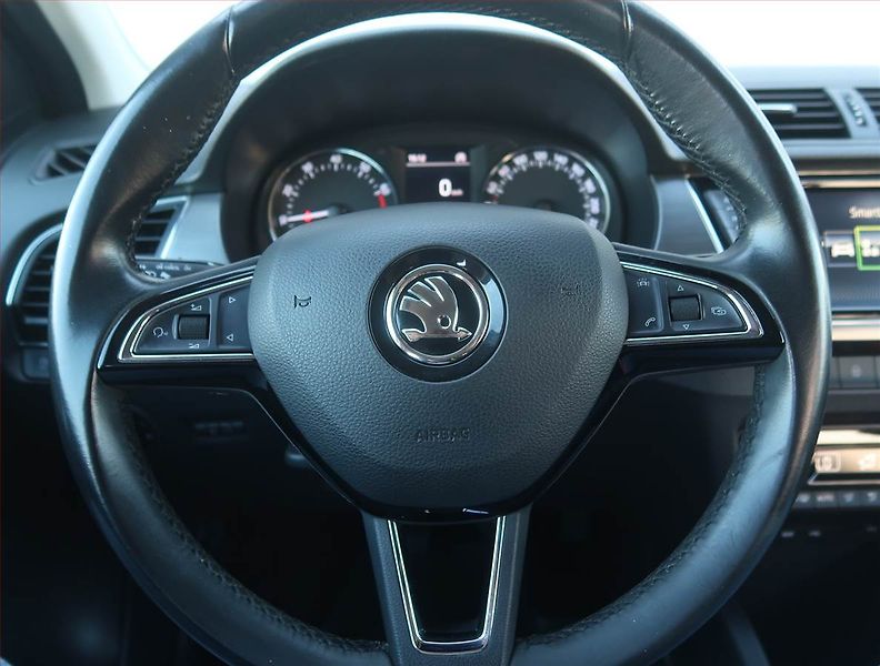 Škoda Fabia (2017) 1.0 TSI, Tempomat - fotka 15 z 18
