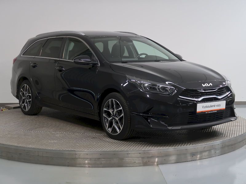 Kia Ceed (2022) SW TOP 1.5T-GDi 118KW - fotka 6 z 33