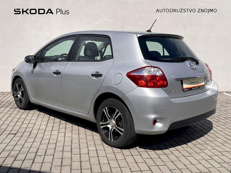 Toyota Auris (2012) 1,4 D-4D 6man - fotka 9 z 22