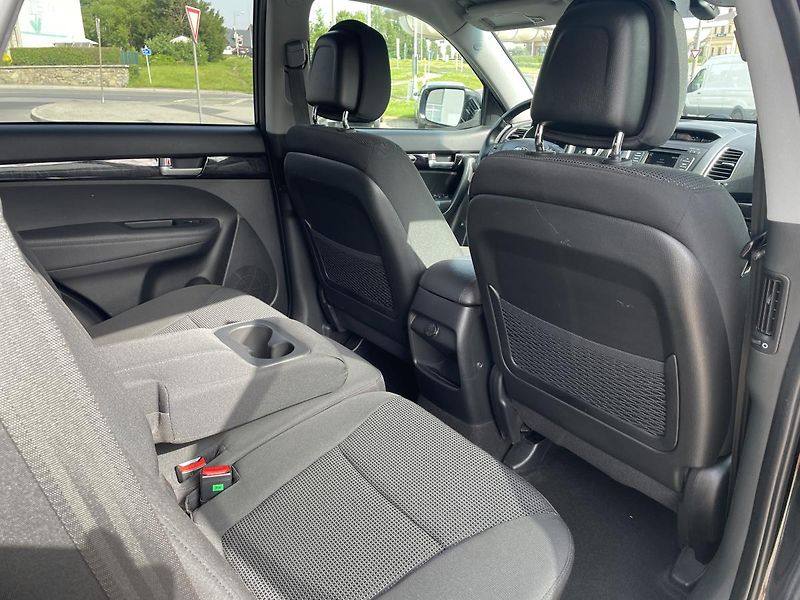 Kia Sorento 2,2 CRDi/145kW 4x4 - Automat - fotka 38 z 64