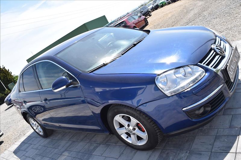 Volkswagen Jetta 1,9 TDI 77KW NOVÁ STK ALU - fotka 4 z 43