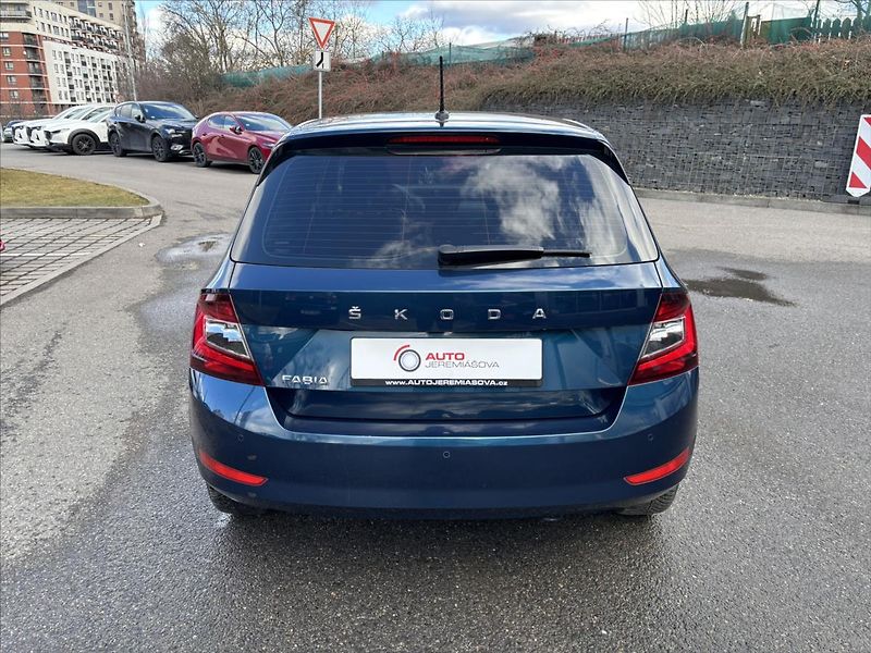 Škoda Fabia 1,0 TSi Style FULL LED CARPLAY - fotka 4 z 39