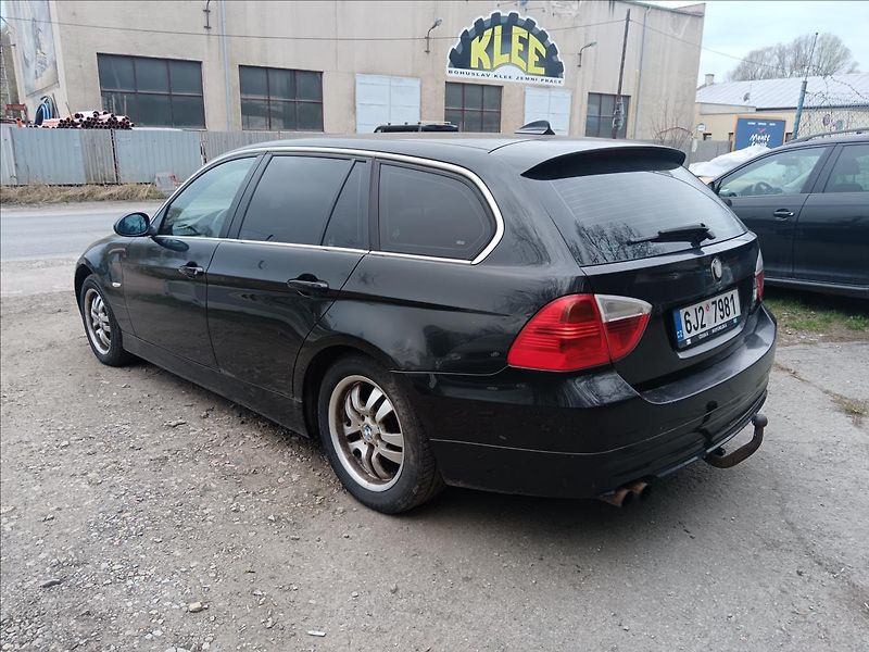BMW Řada 3 2,5 i - fotka 8 z 19