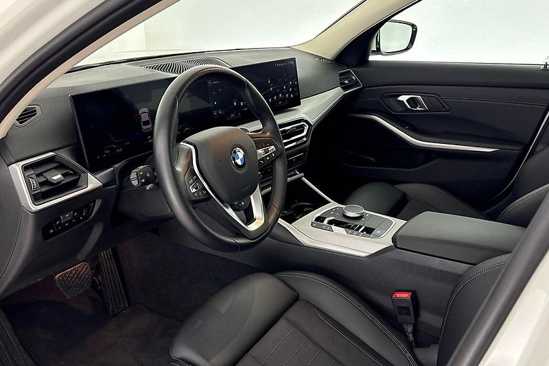 BMW Řada 3 řady 3 | 320i - fotka 6 z 24
