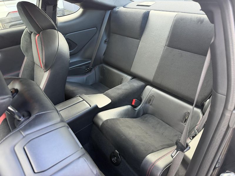 Subaru BRZ 2,4i 172kW 1800km - fotka 17 z 19