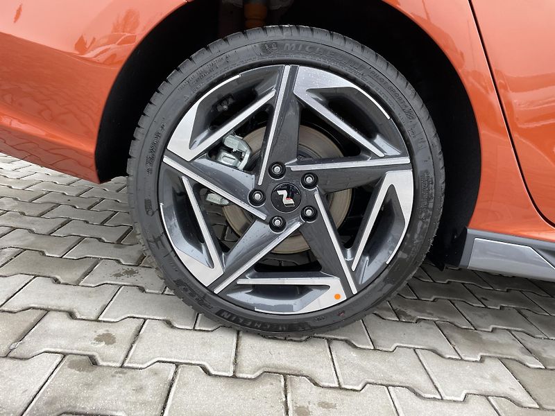 Hyundai i30 1,5T-GDI MHEV 103kW N-line MAN - fotka 4 z 32