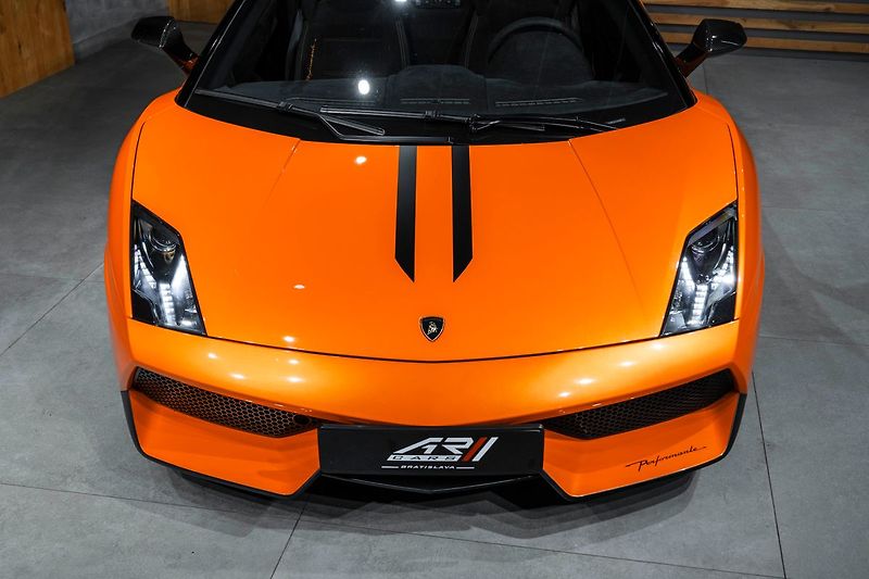 Lamborghini Gallardo Performante - fotka 8 z 36