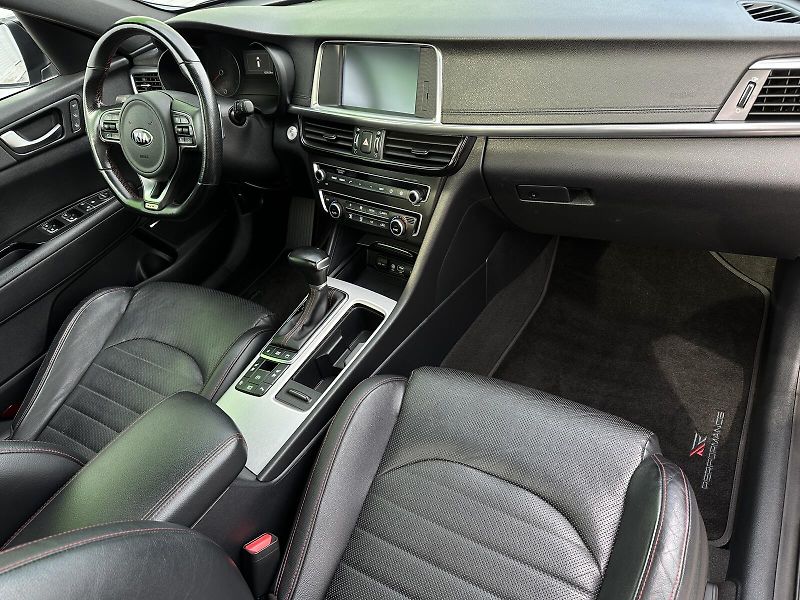 Kia Optima GT 2.0TGDi H-Matic Sportswagon - fotka 52 z 57