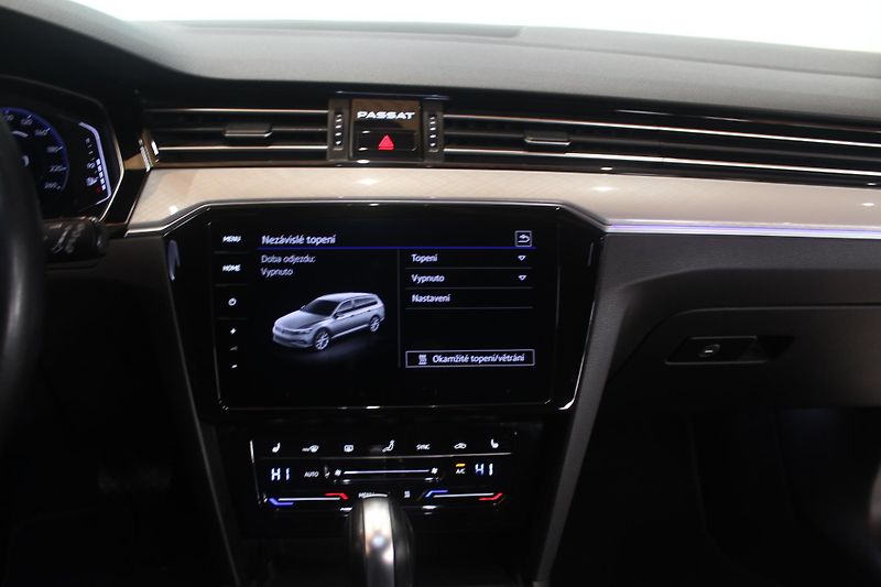 Volkswagen Passat (2023) 2.0TDI DSG Nez.Topení Display  - fotka 33 z 38