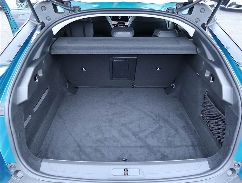 Peugeot 408 (2024) Allure 1.2 PureTech - fotka 14 z 19