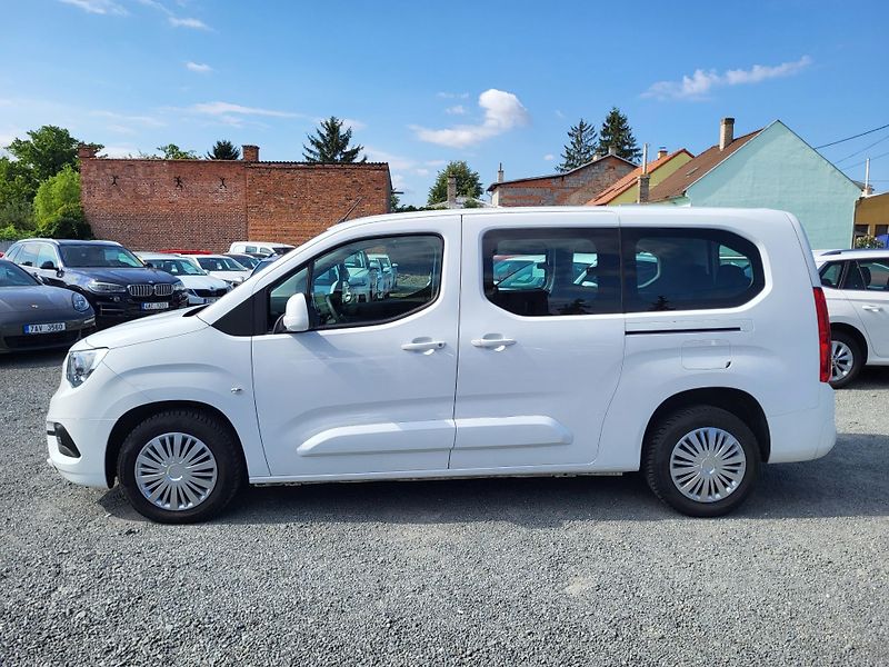 Opel Combo LIFE 1.5 CDTi 96kW L2 7-míst - fotka 2 z 45