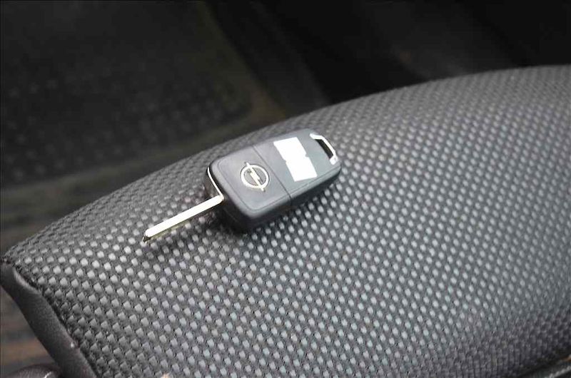 Opel Insignia (2011) ST 2,8 OPC 4X4 - fotka 25 z 25