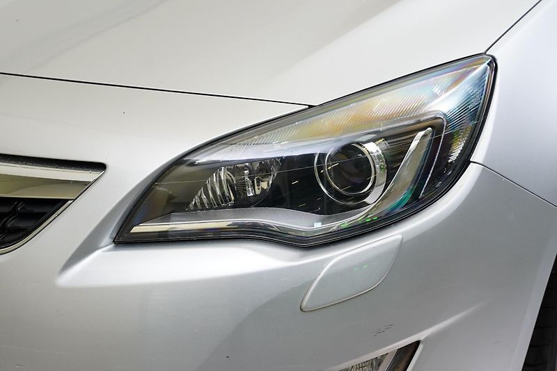 Opel Astra - fotka 9 z 23
