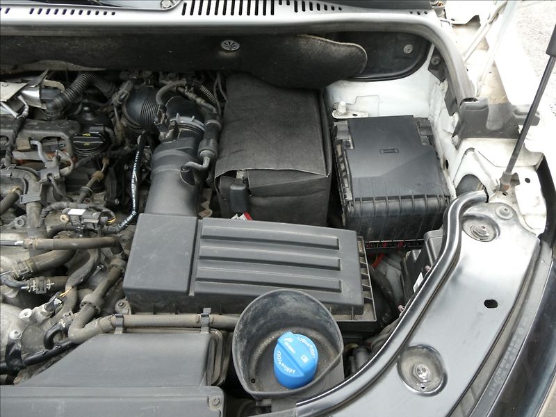 Volkswagen Caddy 2,0 TDi 1.majitel,závěs,tempom - fotka 35 z 49