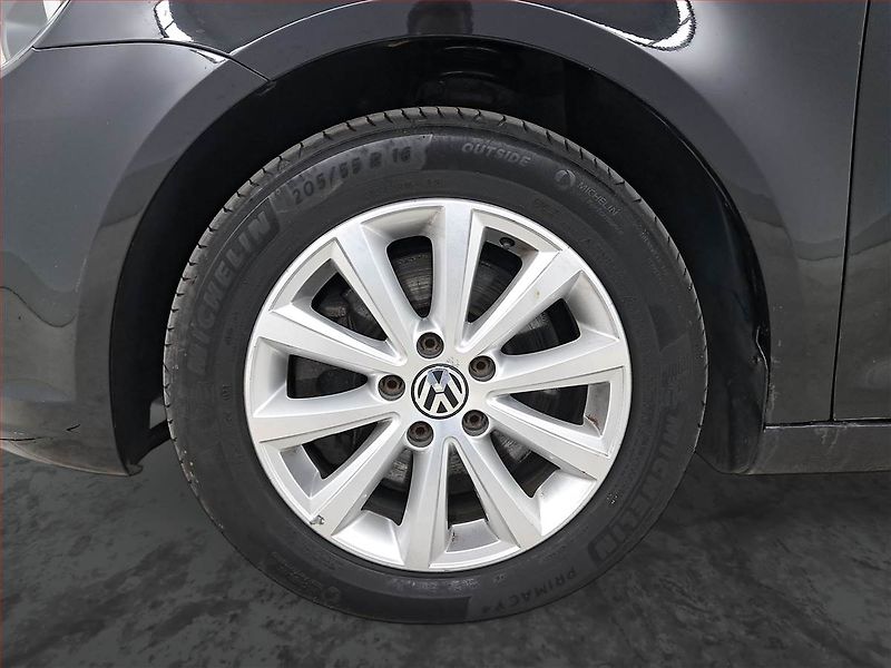 Volkswagen Touran (2013) 1.4 TSI, 7 míst, Tempomat - fotka 15 z 22