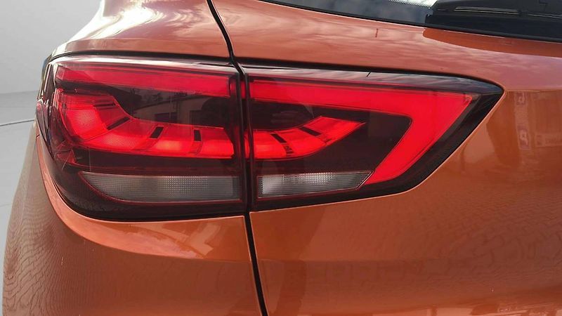 MG ZS Emotion 1,5 78kW MT5/5222 - fotka 20 z 21