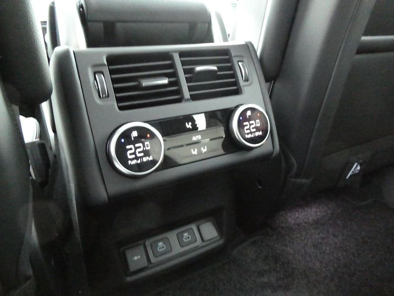 Land Rover Discovery 5 3,0 Gemini D350 - fotka 19 z 45
