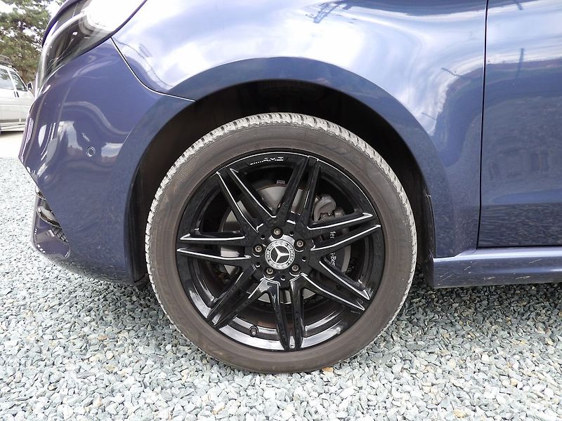Mercedes-Benz Třídy V 250d L 4Matic 360° Tažné DPH - fotka 32 z 35