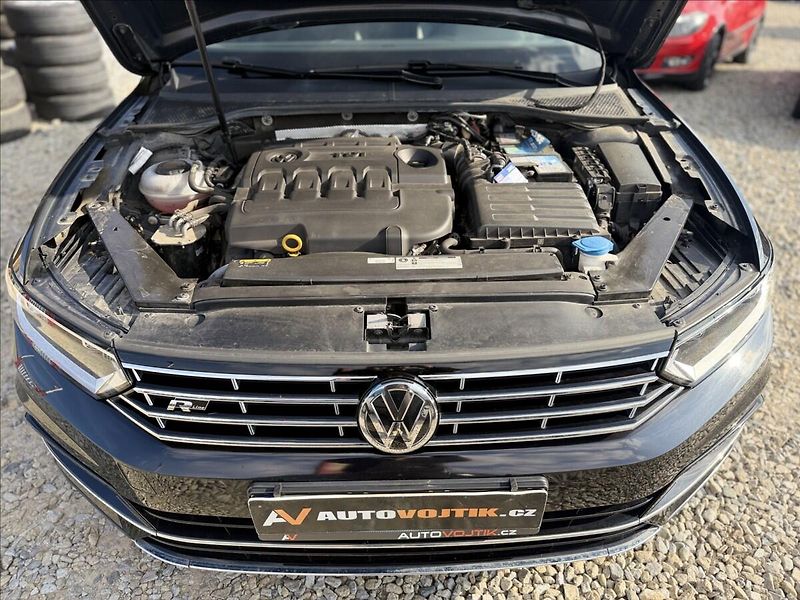 Volkswagen Passat 2,0 110kW R-LINE 93tKm ČR DPH - fotka 41 z 41