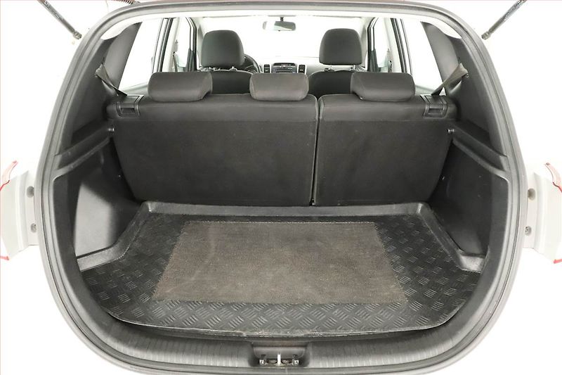 Hyundai ix20 (2012) 1.6 CVVT, LPG, Park. senzory - fotka 12 z 16