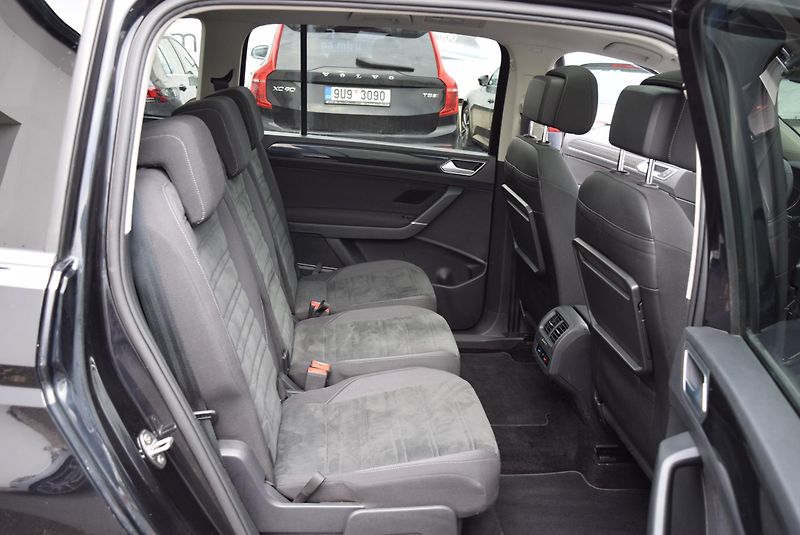 Volkswagen Touran (2018) 1.4TSI 110kw HIGHLINE TAŽ LED - fotka 46 z 50