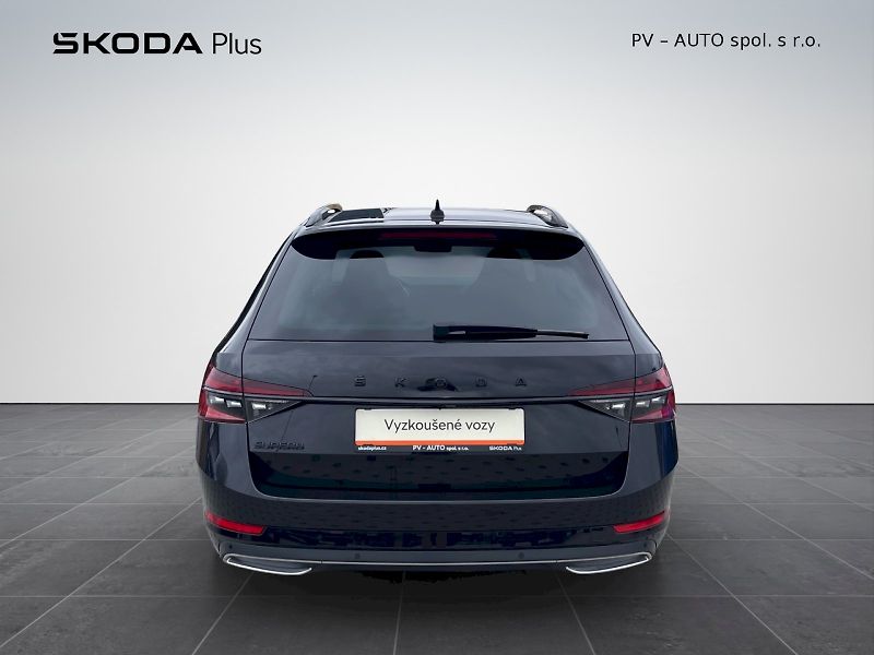 Škoda Superb (2022) Sportline 2.0 TDI 147kW DSG - fotka 31 z 35