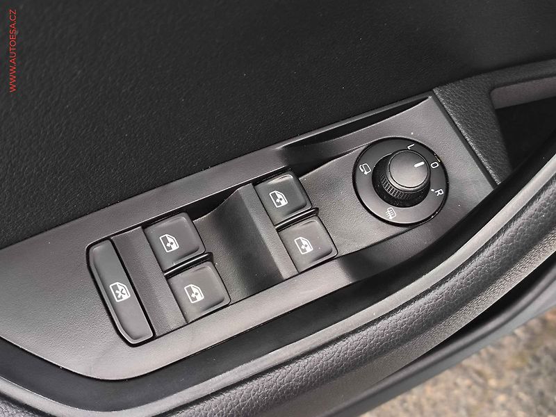 Škoda Superb (2022) 2.0 TDi, 2.maj,ČR, Ambition - fotka 23 z 25